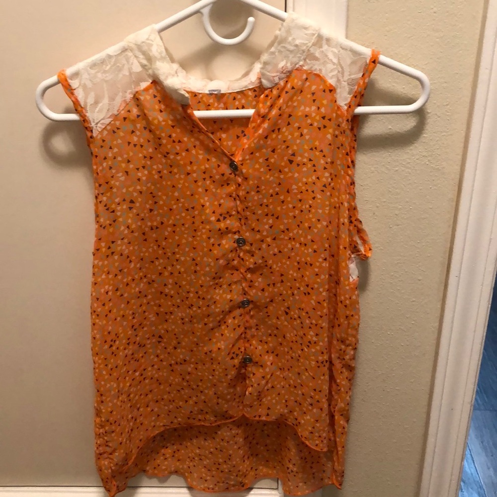 Very cute summer top.